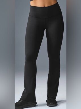 Alo Airbrush High-Waist Bootcut Legging | color: black | size: S